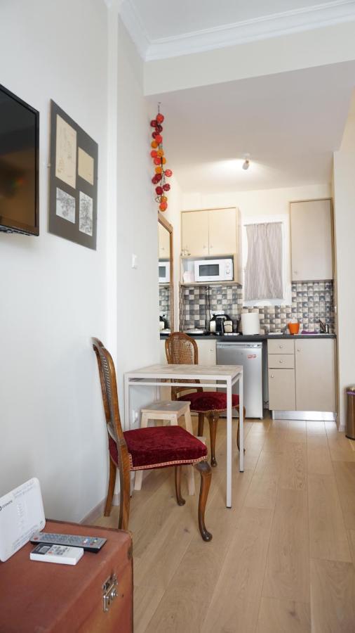 Stylish Studio Below The Acropolis Атина Екстериор снимка