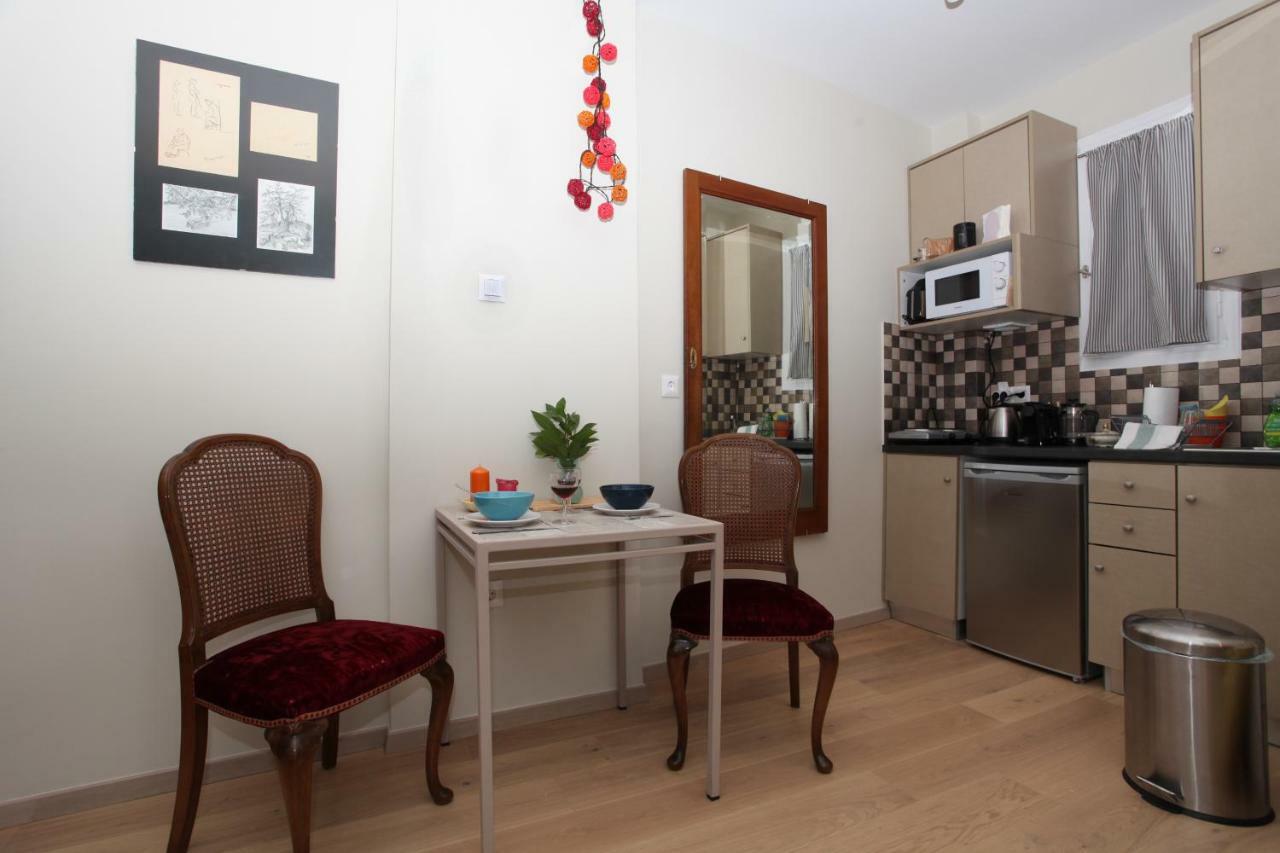 Stylish Studio Below The Acropolis Атина Екстериор снимка