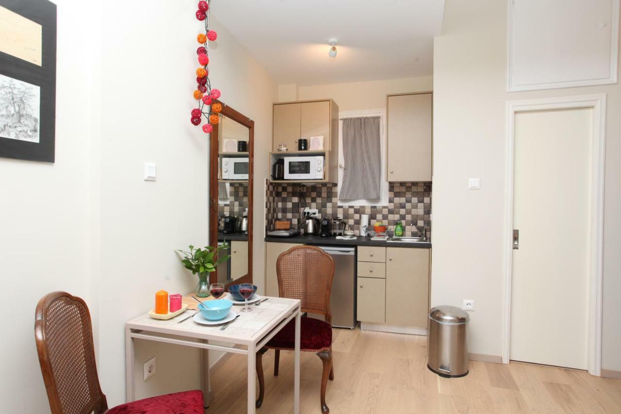 Stylish Studio Below The Acropolis Атина Екстериор снимка